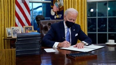 بايدن يمدد مظلة الحماية المؤقتة للسوريين