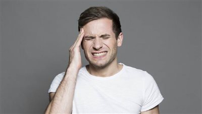 لماذا لا ينصح بتحمّل الصداع؟