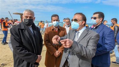 محافظ الإسكندرية يزيل منشآت إحدى الكافيتريات بمنطقة سبورتنج
