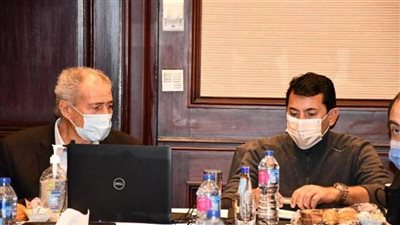 وزير الرياضة ورئيس الاتحاد الدولي لكرة اليد يناقشان تفاصيل ختام المونديال