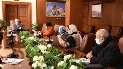 محافظ بورسعيد يتابع آخر مستجدات العمل بسوق العصر ١،٢ استعدادا للافتتاح قريبا