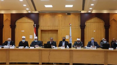 رئيس جامعة الأزهر يشيد بجهود الأطقم الطبية في مواجهة فيروس كورونا