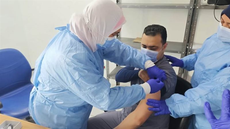 حقن الأطقم الطبية