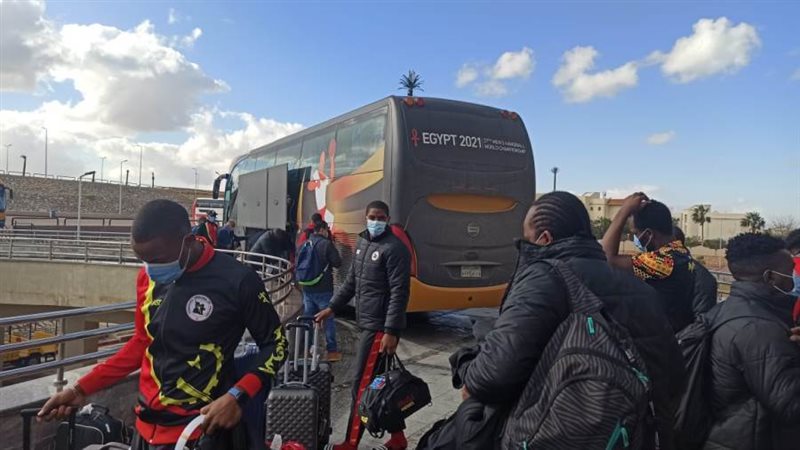 مغادرة الفرق