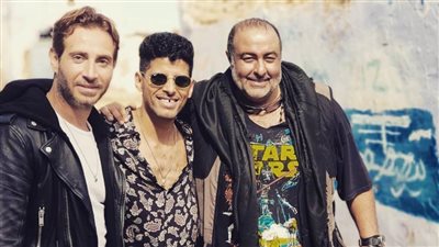 سامح عبد العزيز ينتهي من 