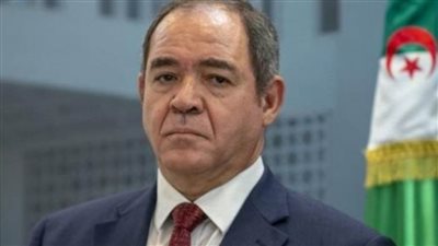 وزير الخارجية الجزائرى يجرى اتصالا هاتفياً مع الأمين العام للجامعة العربية