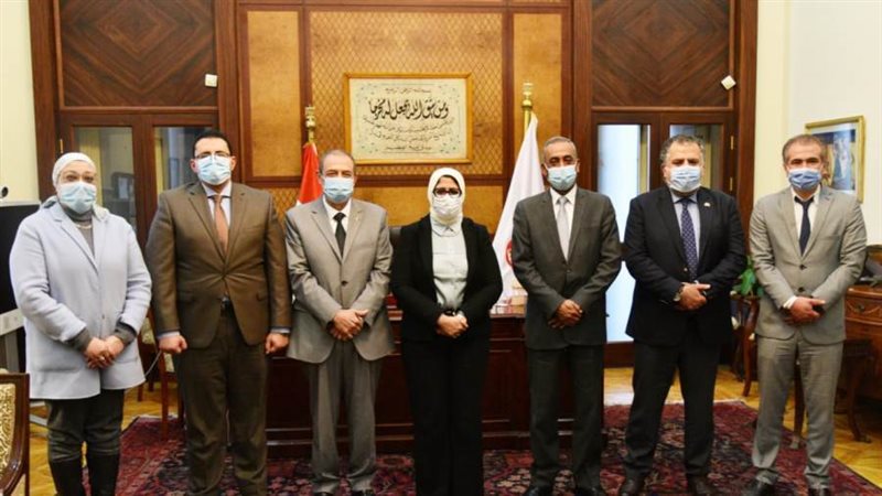 هالة زايد مع اللجنة