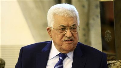 رئيس فلسطين يتصل هاتفيًا لاطمئنان على صحة السفير الفلسطيني بمصر