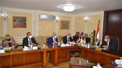 وفد عراقي يلتقي وزير التموين لتفعيل التعاون بين البلدين