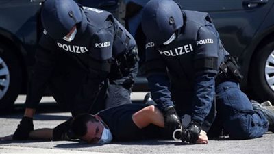 الشرطة النمساوية: اعتقال شخص هدد وزير الداخلية وأسرته عبر رسائل البريد الإلكتروني