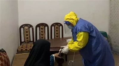 فرق مديرية الصحة تواصل متابعة حالات العزل المنزلي للمصابين بكورونا في المنيا
