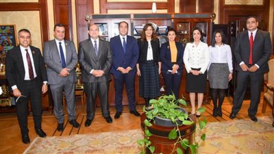  وزيرة الهجرة تبحث مع 