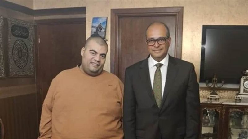 خالد جودت مع مريض