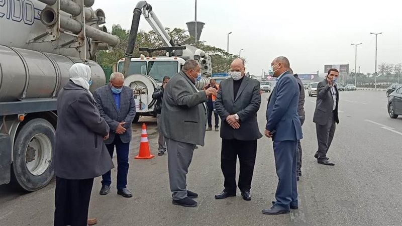 محافظ القاهرة خلال