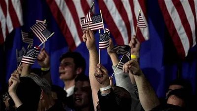 خبير أمريكي: اقتصاد الولايات المتحدة يعتمد على السلف والدين