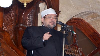 جمعة وجبر وفودة والشوربجي يؤدون صلاة الجمعة بمسجد السلام في شرم الشيخ