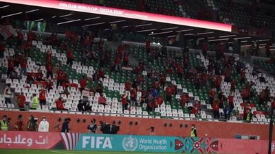 جماهير الأهلي تهتف للاعبين قبل انطلاق مباراة الدحيل