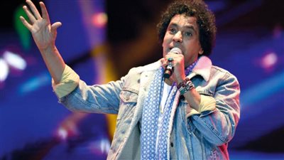 محمد منير يتخطى نصف مليون مشاهدة بـ