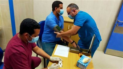 محافظ أسيوط: مواصلة تقديم الجرعة الأولى من لقاح فيروس كورونا المستجد للأطقم الطبية