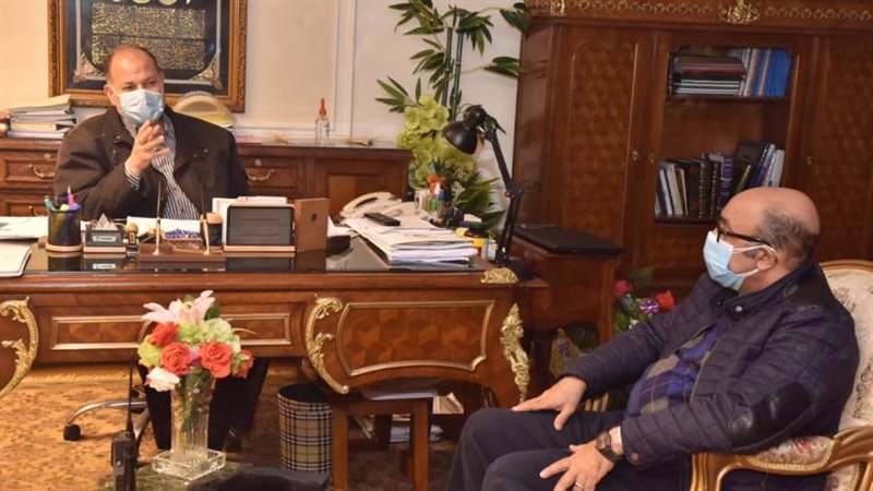 محافظ أسيوط يلتقي