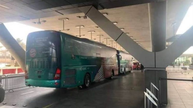 الاتوبيس الذى يقل