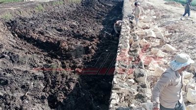 بدء أعمال الرصف بطريق أبو سكين التفتيش بكفرالشيخ 