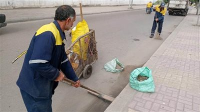 جمع القمامة بـ