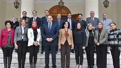 المعهد الدبلوماسى ينظم دورة تدريبية لرؤساء ومديري المكاتب الرئيسية بجامعة عين شمس