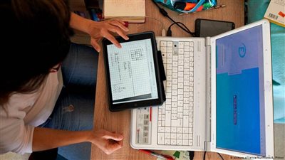 روسيا: إيقاف نظام التعليم عن بعد للجامعات والمعاهد 