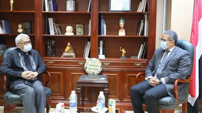 وزير السياحة والآثار يلتقي بالسفير الإسباني بالقاهرة