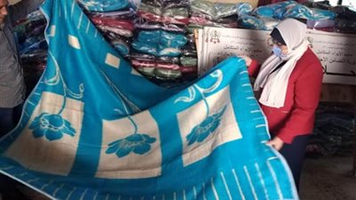 تضامن الغربية يوزع بطاطين ومساعدات مالية لـ 100 أسرة 