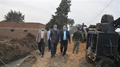 محافظ القليوبية يتابع أعمال تطوير ورصف الميادين