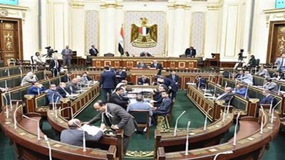 وزير السياحة والآثار أمام 