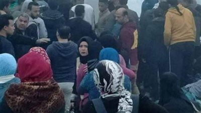 إصابة 55 عاملا في حادث تصادم بطريق 