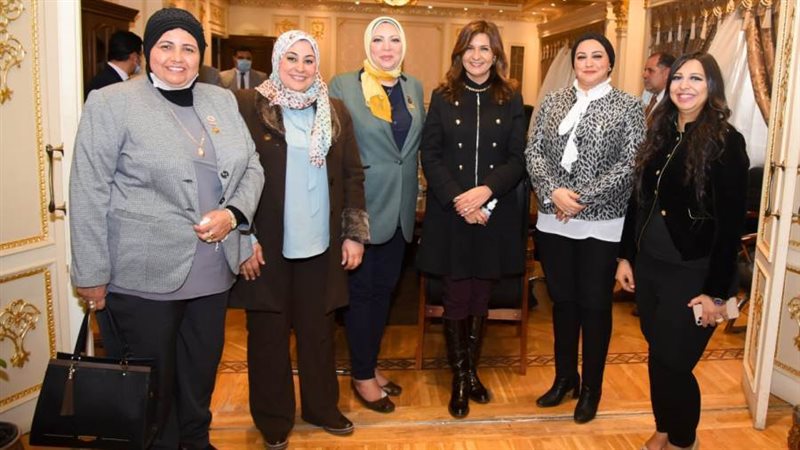 وزيرة الهجرة بمجلس