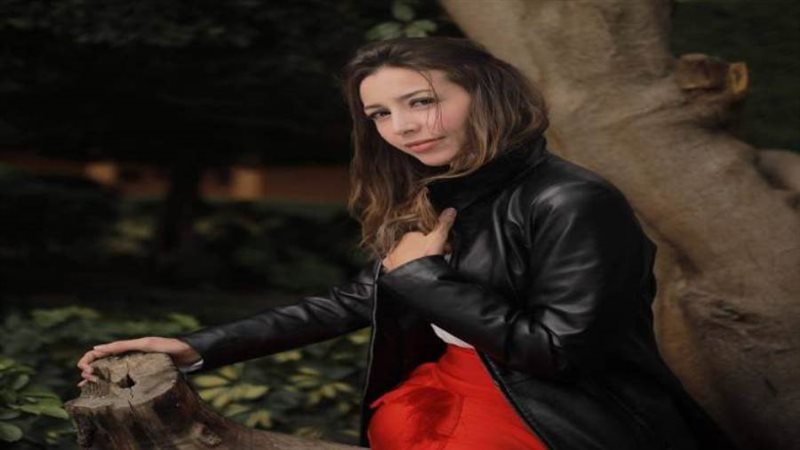 المطربة جنات