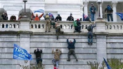 أحد مقتحمي الكابيتول يطلب إطلاق سراحه للزواج