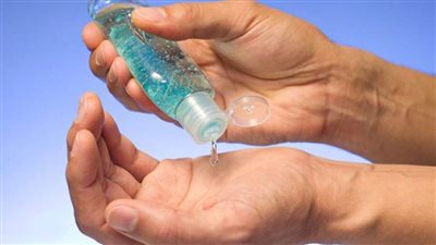 العلماء يحذرون:  الإفراط في استخدام معقمات اليدين يشكل خطرًا على البشر 