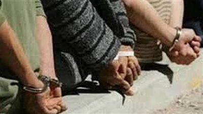 ضبط 3 متهمين بترويج المخدرات في 