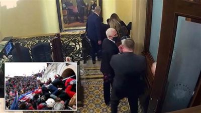 بالفيديو..لحظة هروب نائب الرئيس الأمريكي السابق من المتظاهرين