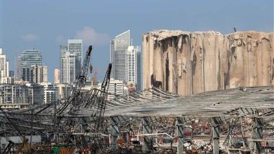 لبنان: المحقق في انفجار ميناء بيروت يستمع إلى شهادة قائد الجيش السابق