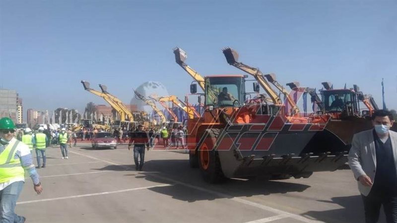 اصطفاف المعدات لبدء