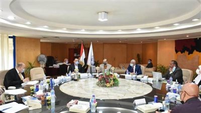 محافظ الشرقية يشارك اجتماع مجلس المعهد التكنولوجي بالعاشر من رمضان