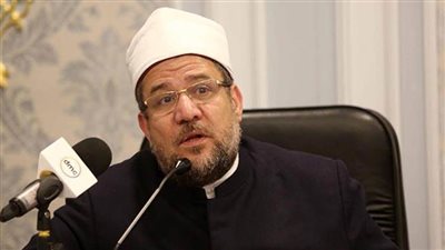 وزير الأوقاف يشكل لجنة لدراسة تحسين الأحوال المالية لخطباء المكافأة
