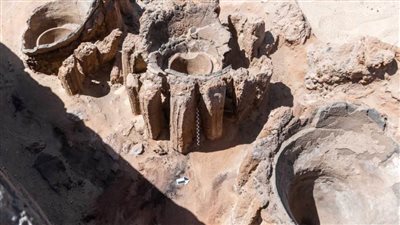 بعثة أثرية  مصرية أمريكية تكتشف أقدم مصنع لإنتاج 