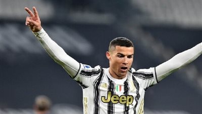 أول شخص في العالم.. رونالدو  يصل لنصف مليار متابع على مواقع التواصل الاجتماعي