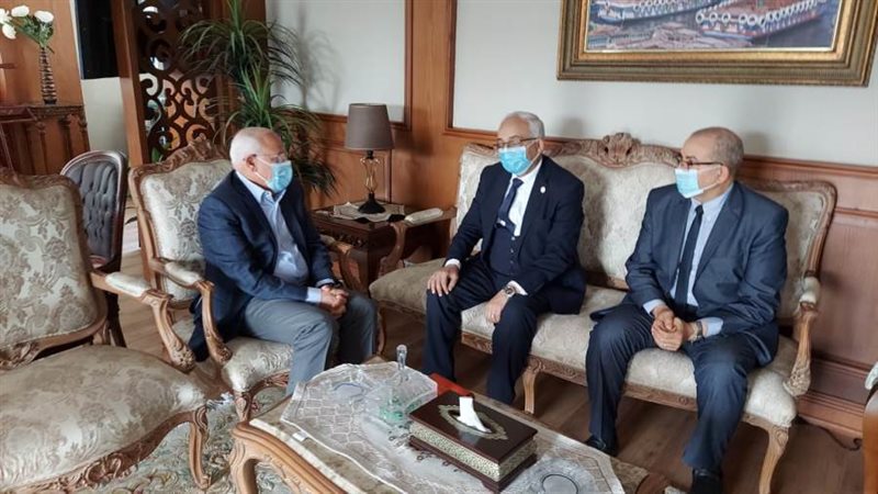 محافظ بورسعيد خلال