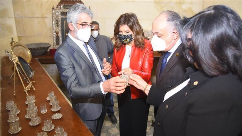 السفيرة نبيلة مكرم