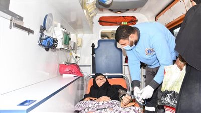 الصحة تنقل مريضة الفيوم للعلاج على نفقة الدولة بالشيخ زايد