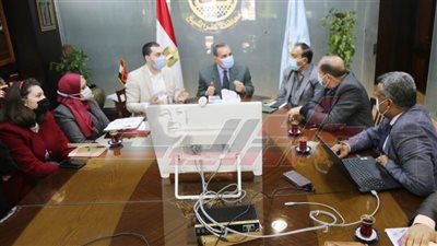 محافظ كفر الشيخ يناقش سبل تطوير المناطق غير المخططة غرب العاصمة